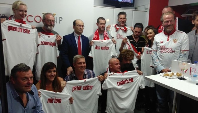 Звезды "Игры престолов" болели за Севилью в матче с Барселоной