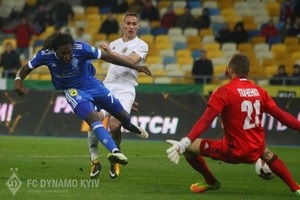 Динамо планирует продлить Мбокани и будет искать замену Буяльскому