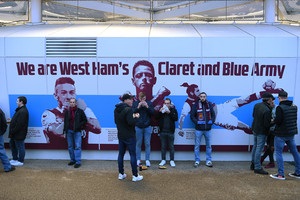 Фанаты Вест Хэма жалуются в службу спасения из-за поражений своей команды