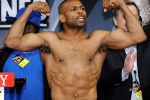 Рой Джонс завершил карьеру, победив в последнем бою