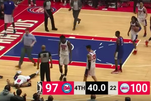 У американского баскетболиста остановилось сердце за 40 секунд до конца матча