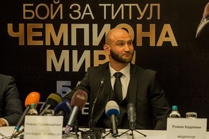 Украинец Головащенко уступил в чемпионском бою