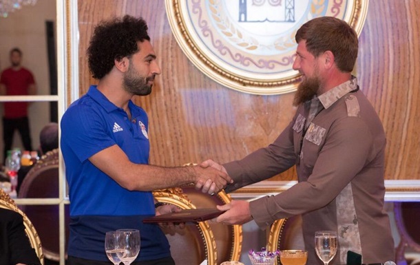 Нападающий сборной Египта стал почетным гражданином Чечни