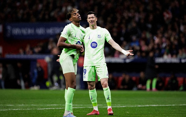 Спор в Барселоне: за замену Левандовского выступили Ямал и Педри